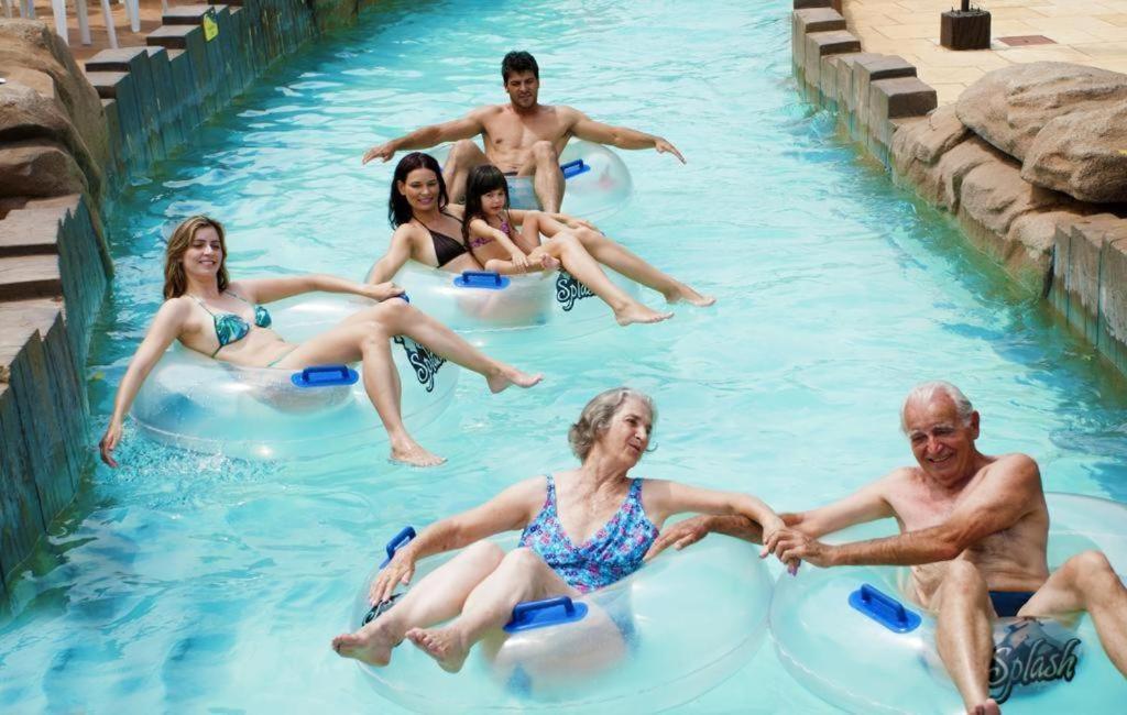 Piazza Diroma - Cortesia Park Diroma, Splash E Slide กัลดัสโนวัส ภายนอก รูปภาพ