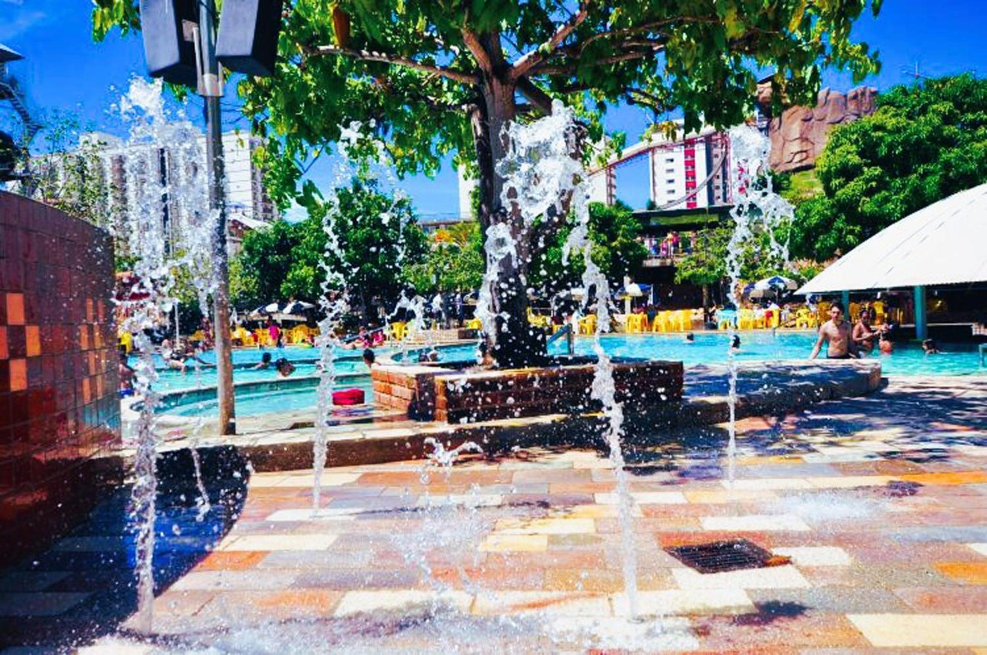 Piazza Diroma - Cortesia Park Diroma, Splash E Slide กัลดัสโนวัส ภายนอก รูปภาพ