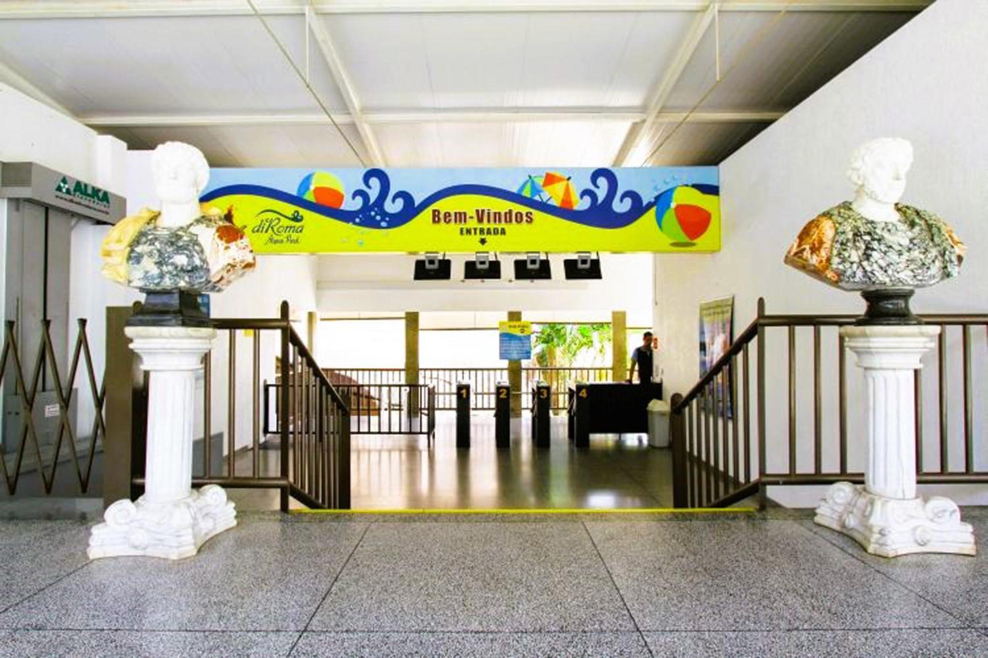 Piazza Diroma - Cortesia Park Diroma, Splash E Slide กัลดัสโนวัส ภายนอก รูปภาพ